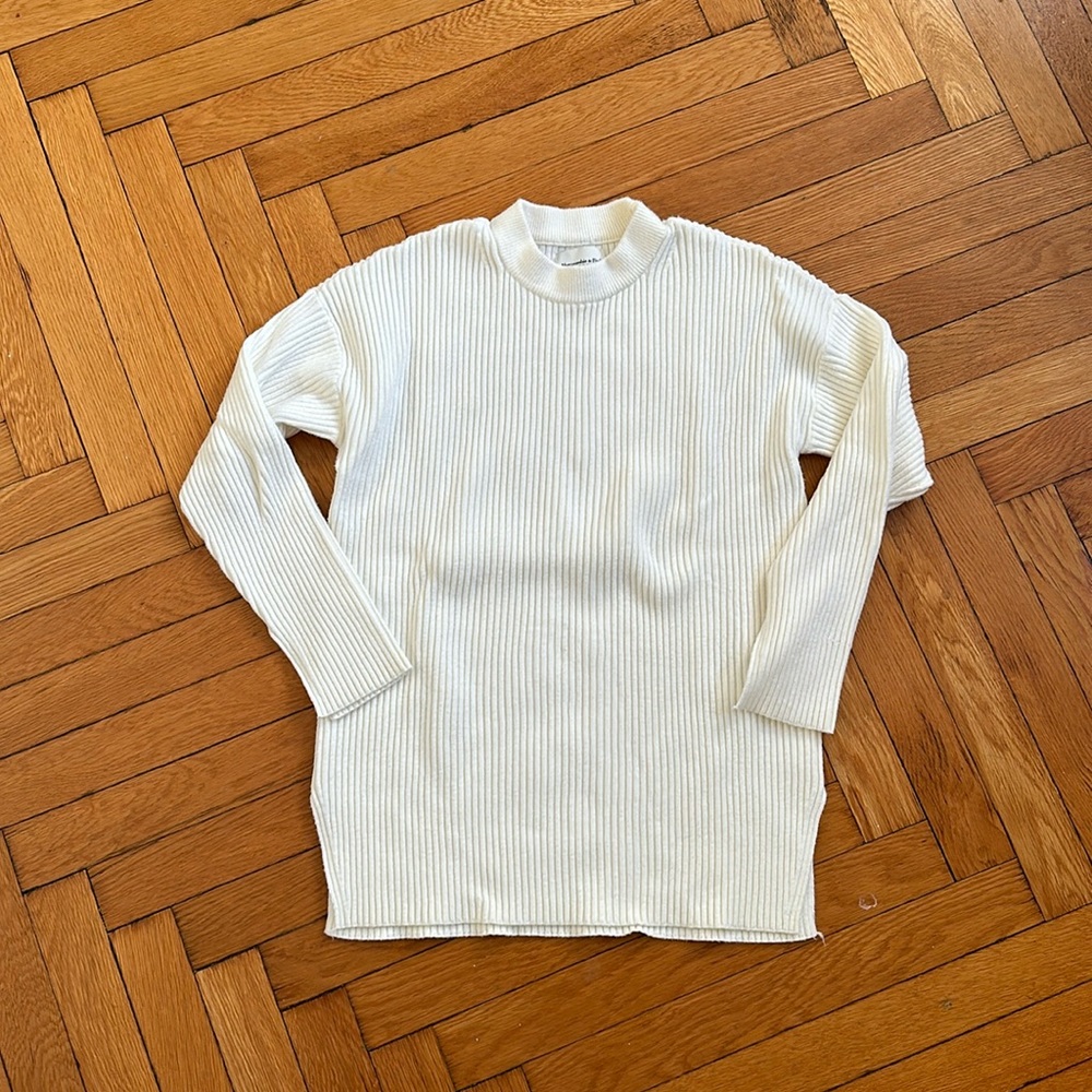 NWOT Abercrombie Sweater